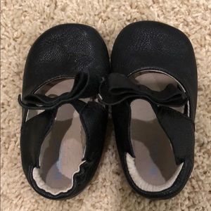 Robeez black Mary Jane shoes size 12-18 months